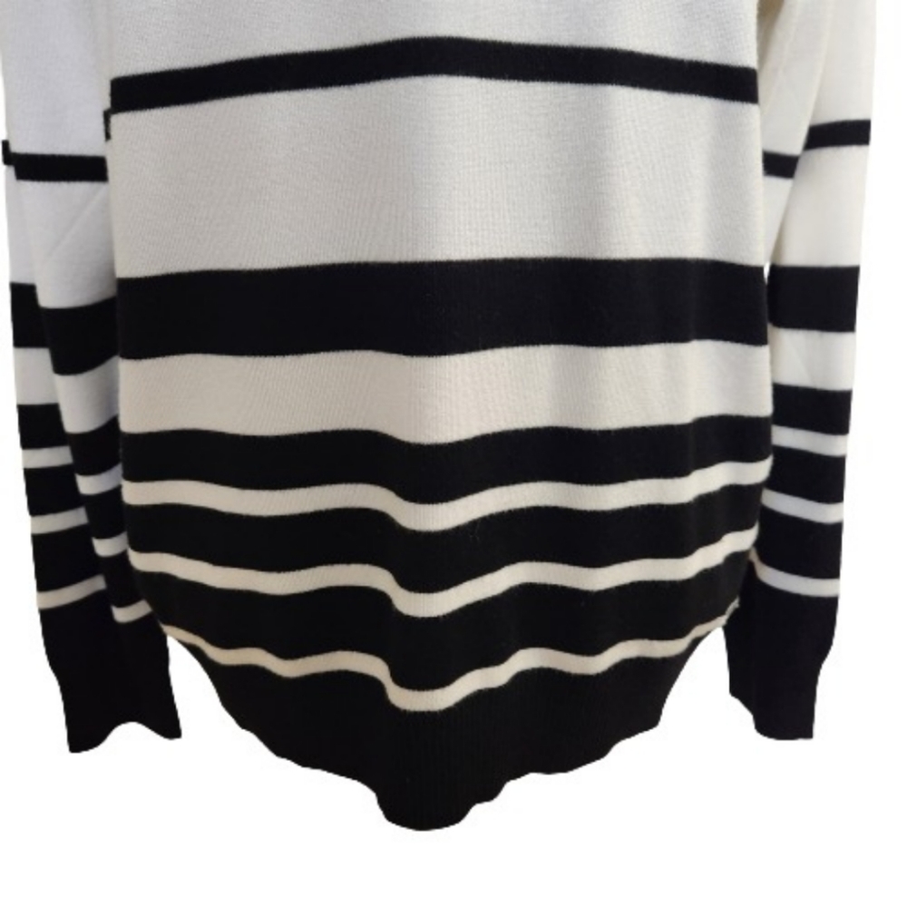 🆕️⬇️Calvin Klein Winter White & Black Stripe Turtleneck - Picture 5 of 11